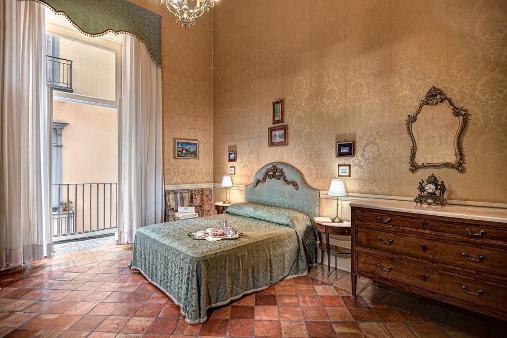 Arthouse Lady Marys Tribunali Luxury Suite Naples Extérieur photo