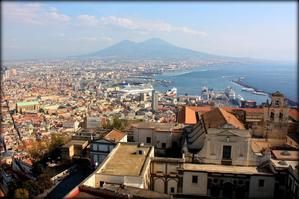 Arthouse Lady Marys Tribunali Luxury Suite Naples Extérieur photo